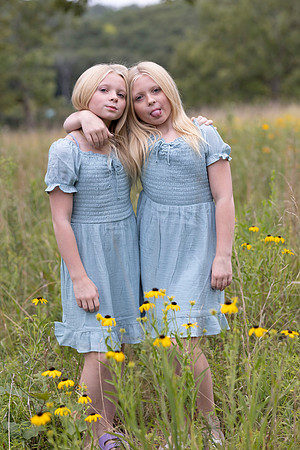 C08A0548sister shoot