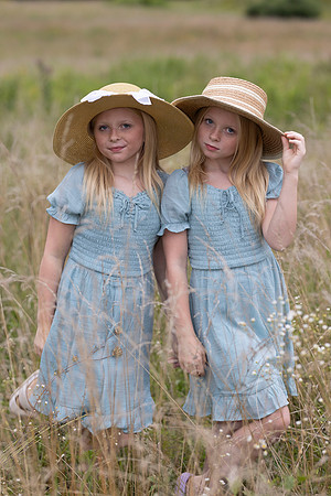 C08A0637sister shoot