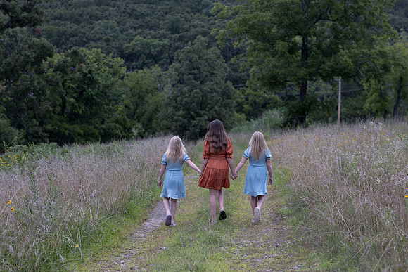 C08A1069sister shoot