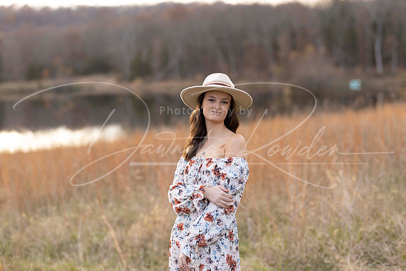 C08A1139 senior shoot