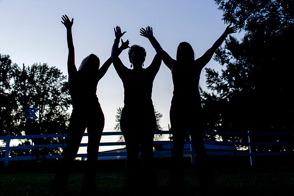 C08A4041BESTIE SHOOT