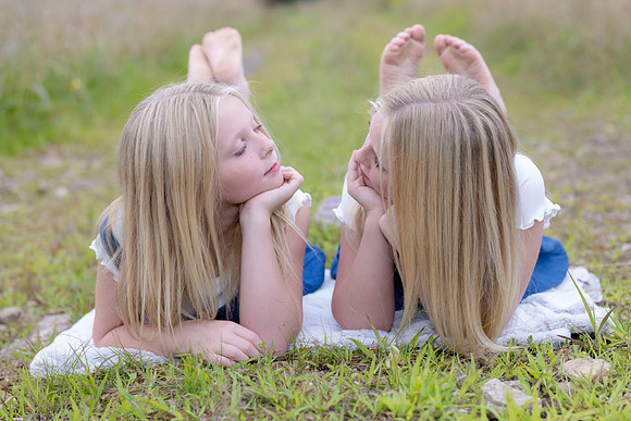 C08A1373sister shoot