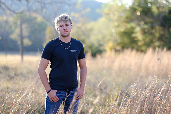 C08A6682 senior photos